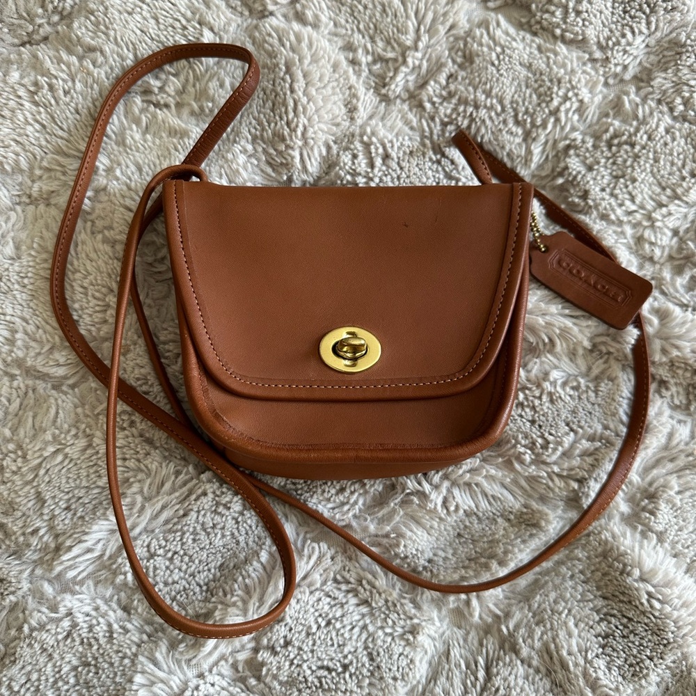 Coach Tan Leather Crossbody Everett Bag Vintage! Like new!